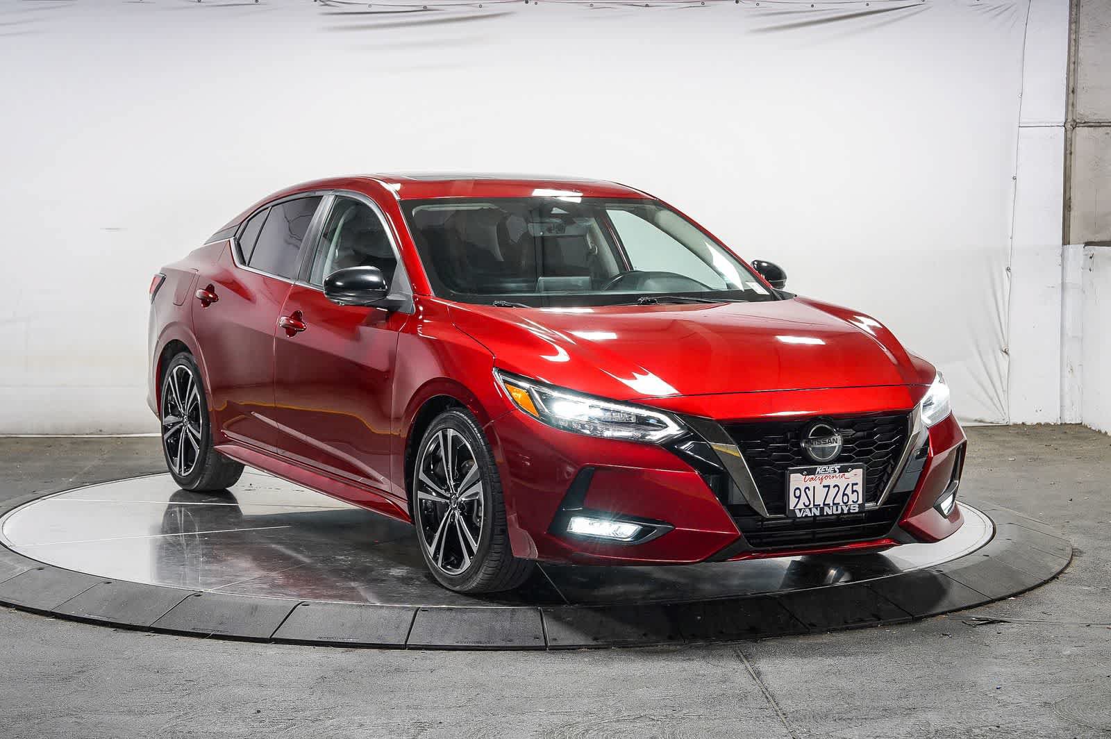 Used 2023 Nissan Sentra SR w/ SR Premium Package FWD image 5