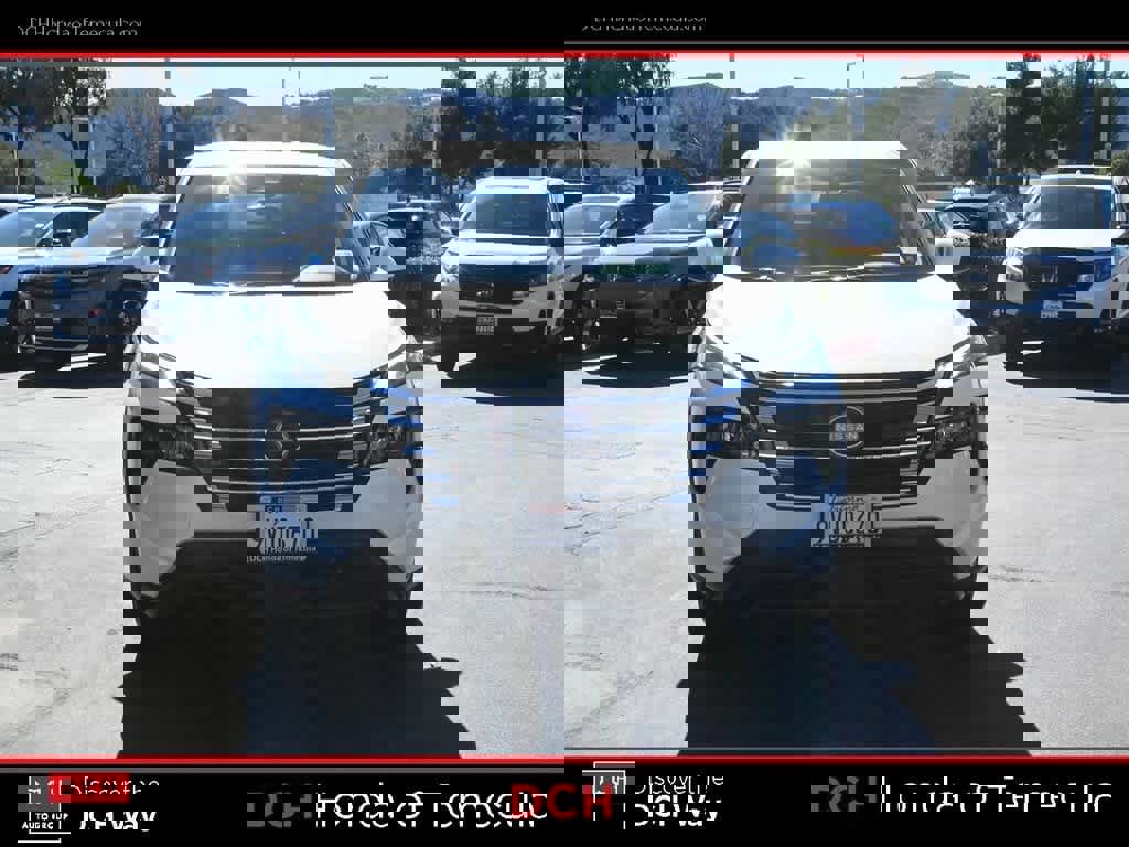 Used 2026 Nissan Rogue SV image 2