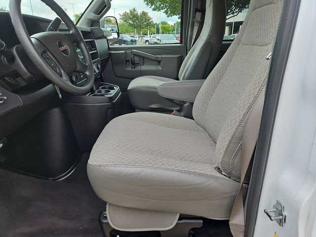 Used 2025 GMC Savana 3500 LT w/ LT Preferred Equipment Group RWD image 17