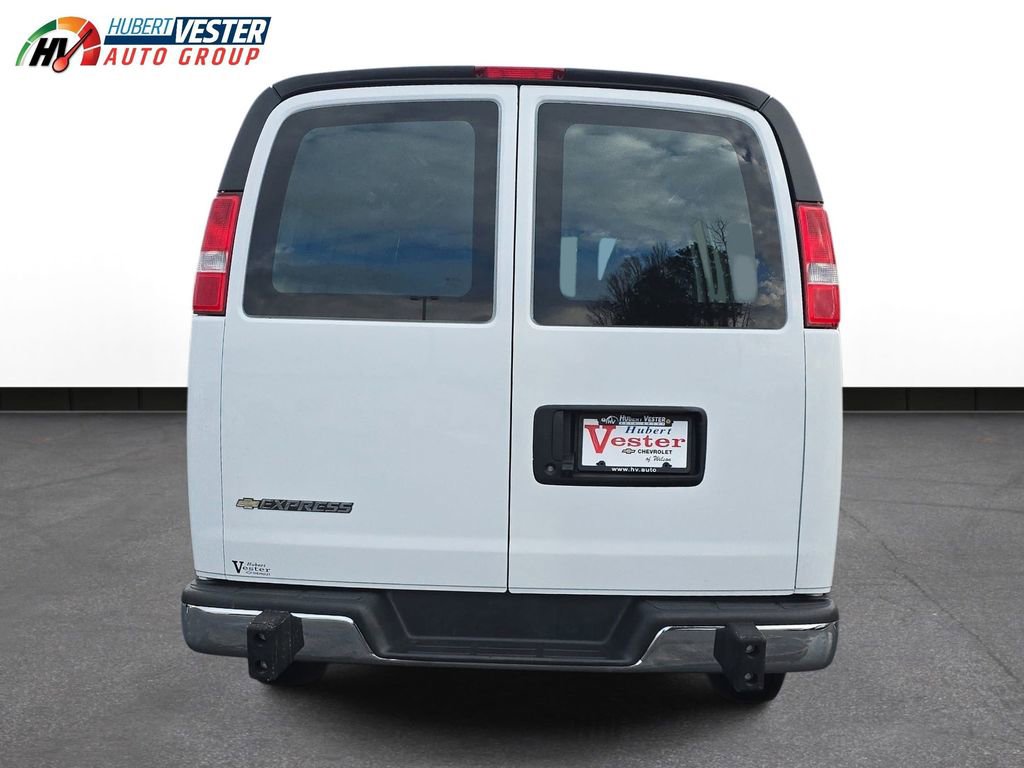 Used 2024 Chevrolet Express 2500 w/ Driver Convenience Package image 7