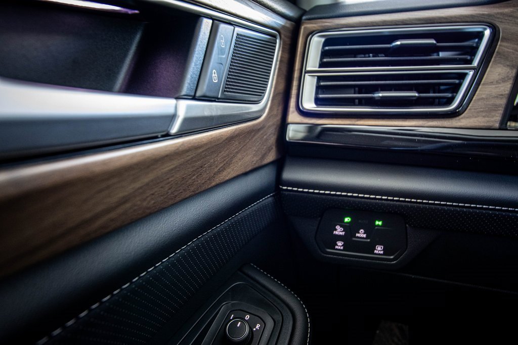 New 2026 Volkswagen Atlas SE image 30