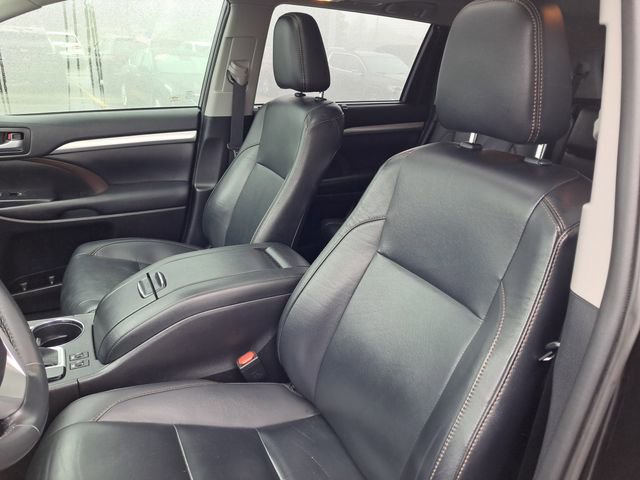 Used 2019 Toyota Highlander XLE AWD/4WD image 5