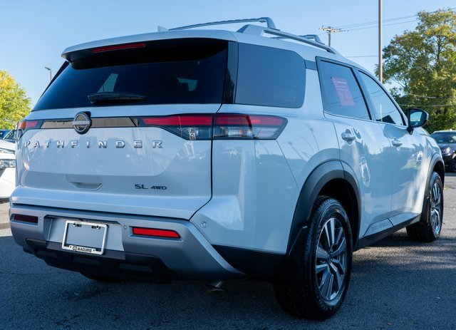 Certified 2025 Nissan Pathfinder SL image 6