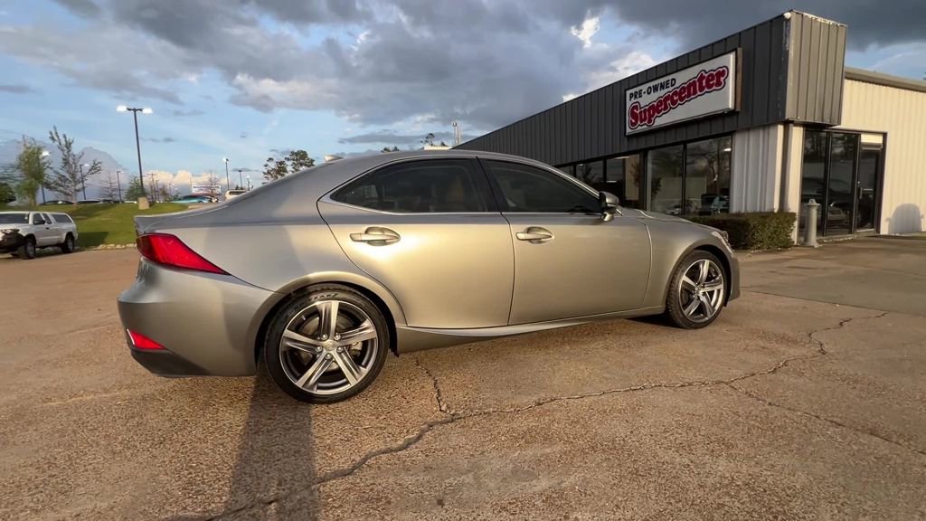 Used 2019 Lexus IS 300 image 7