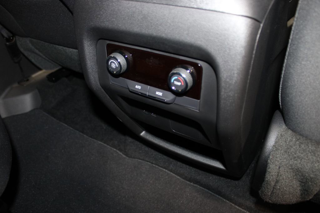 New 2026 Chevrolet Traverse LT image 27