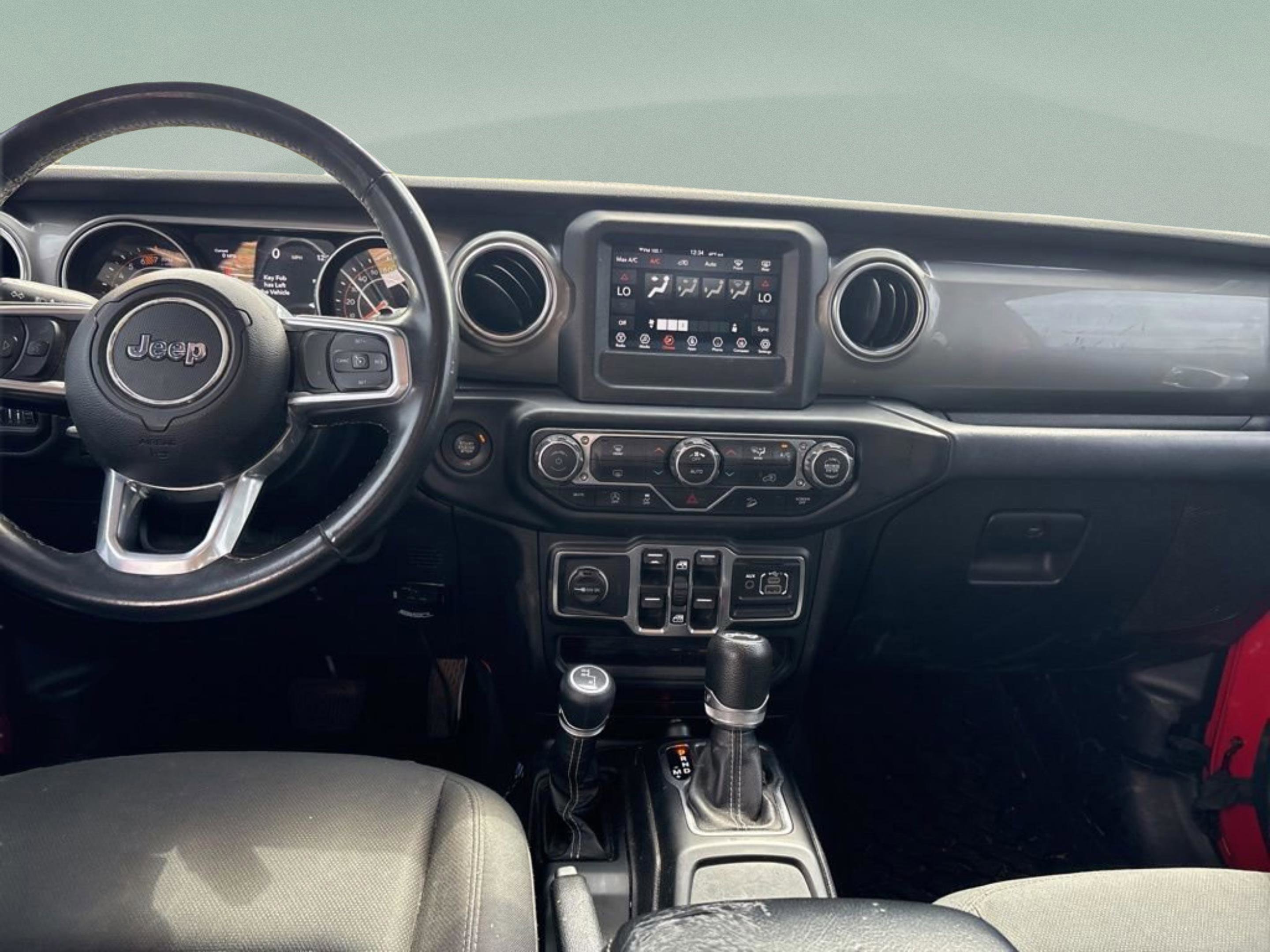 Used 2019 Jeep Wrangler Unlimited Sahara image 12