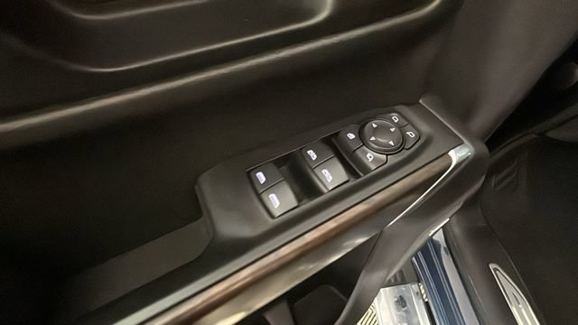 Used 2020 GMC Sierra 1500 SLT w/ SLT Premium Plus Package AWD/4WD image 11