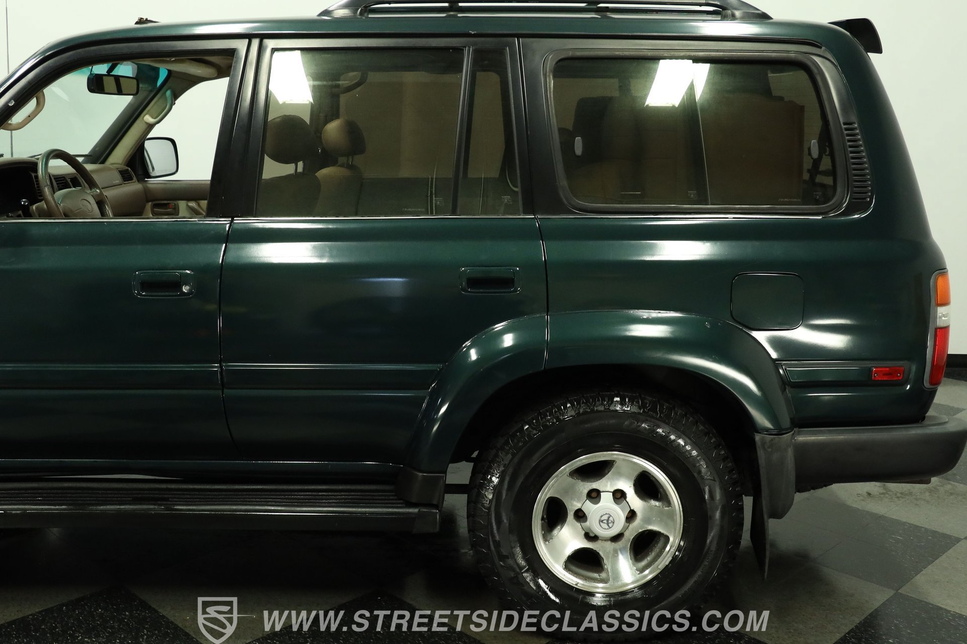 Used 1997 Toyota Land Cruiser w/ Collector's Edition Pkg AWD/4WD image 24
