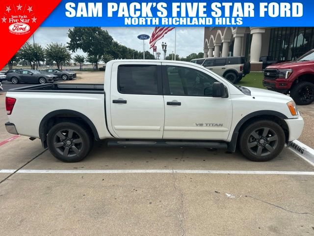 Used 2015 Nissan Titan SV w/ SV Value Truck Package RWD image 4