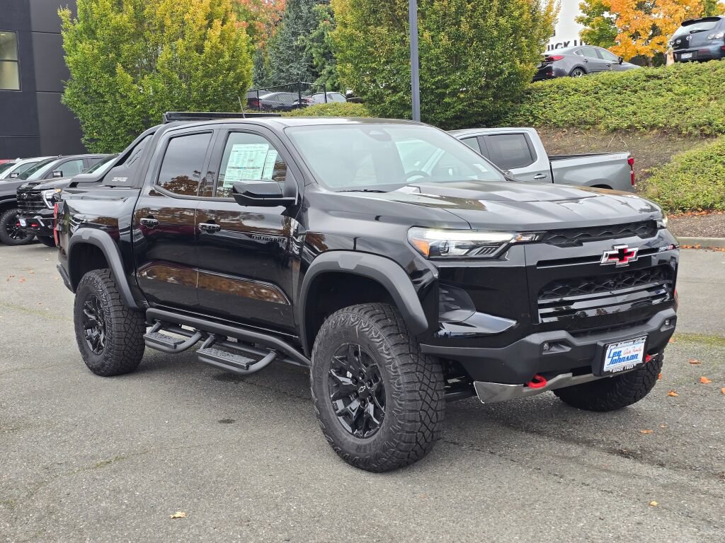 New 2026 Chevrolet Colorado ZR2 w/ Midnight Edition AWD/4WD image 7
