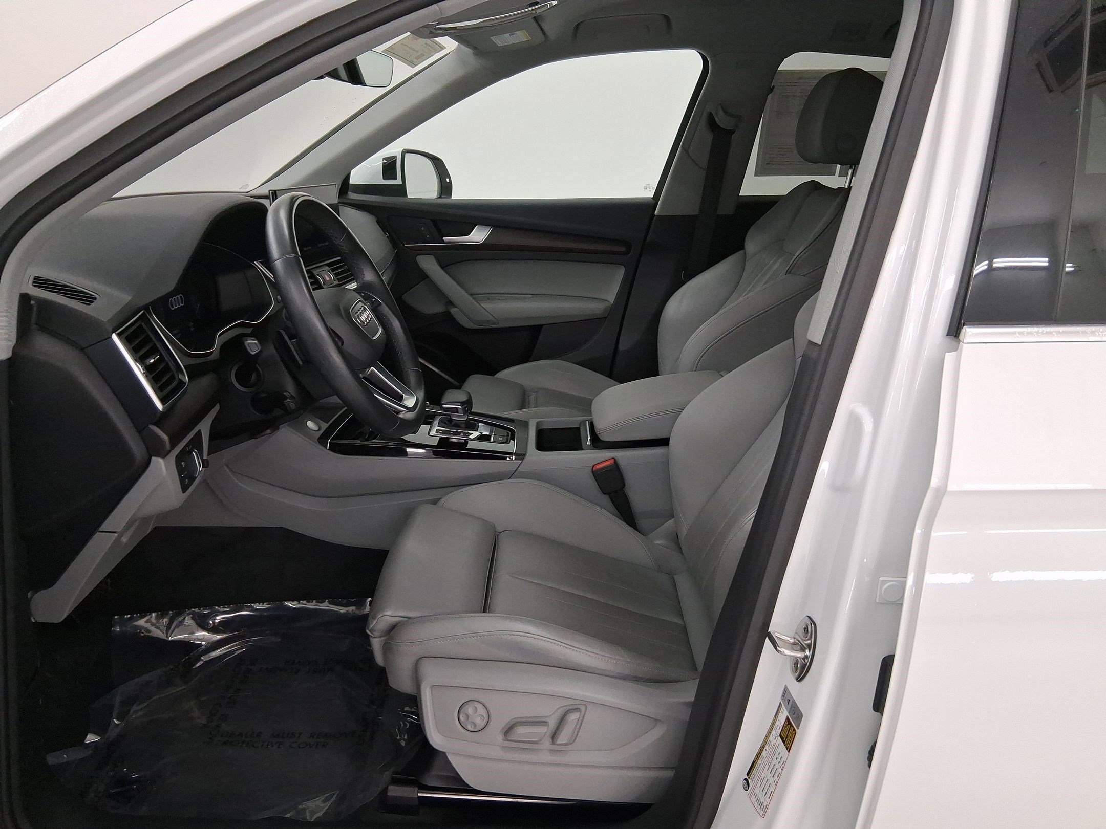 Used 2022 Audi Q5 e Premium w/ Convenience Package image 5