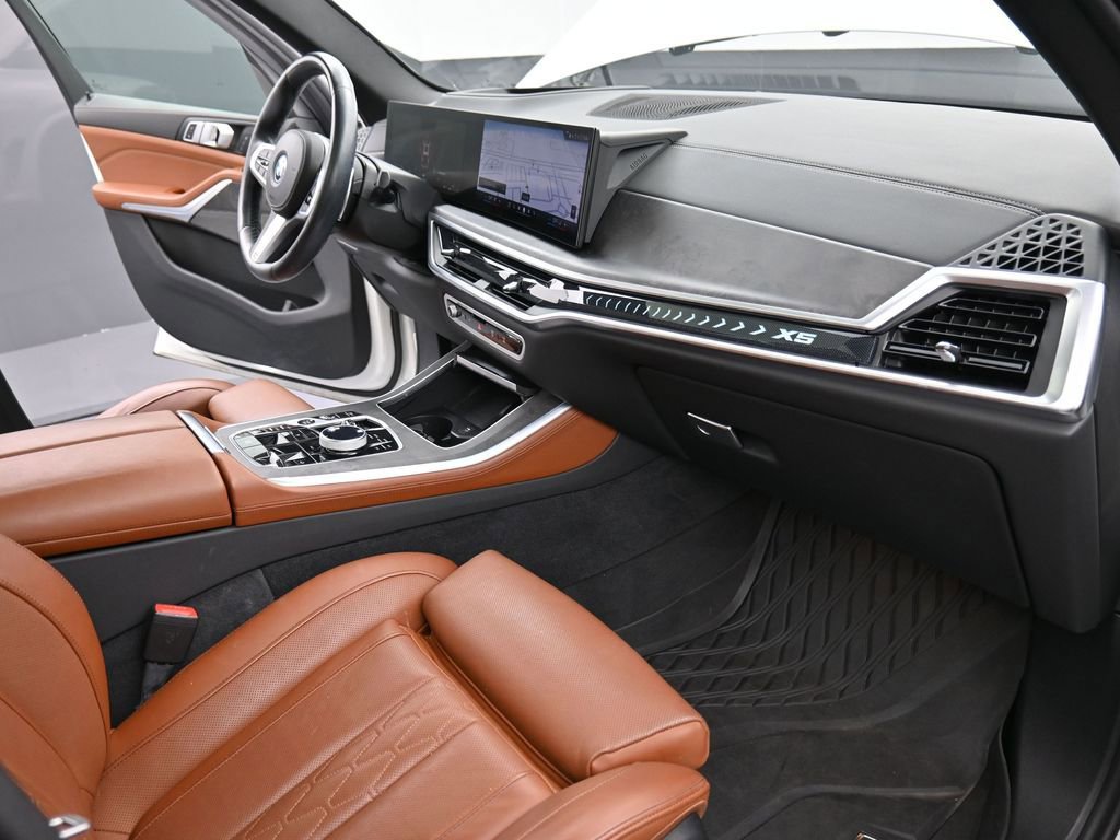 Used 2024 BMW X5 xDrive50e w/ Executive Package image 21