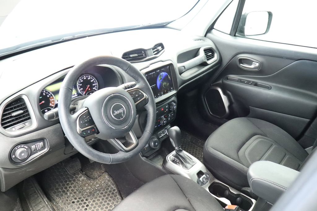Used 2022 Jeep Renegade Latitude w/ Convenience Group AWD/4WD image 31