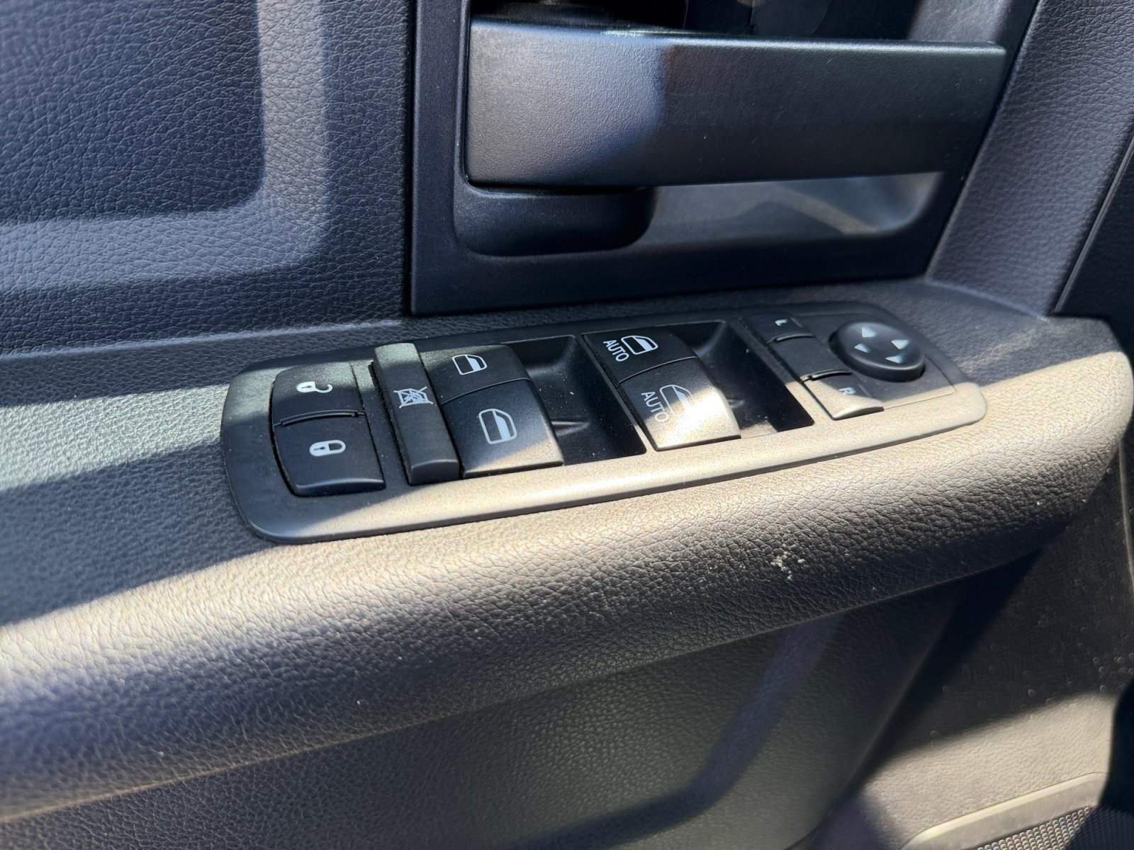 Used 2017 RAM 2500 Tradesman w/ Chrome Appearance Group AWD/4WD image 17