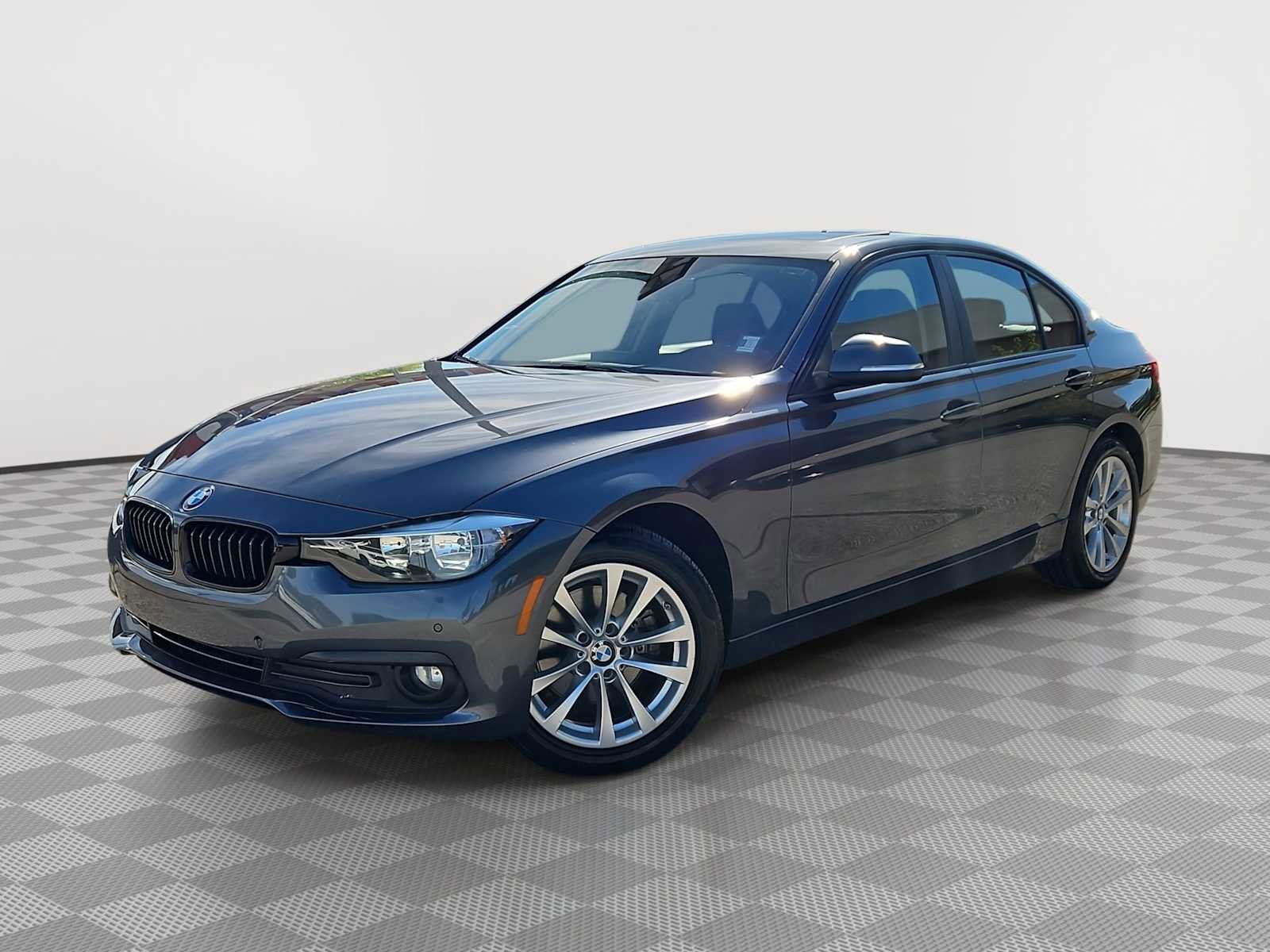 Used 2016 BMW 320i Sedan RWD image 1