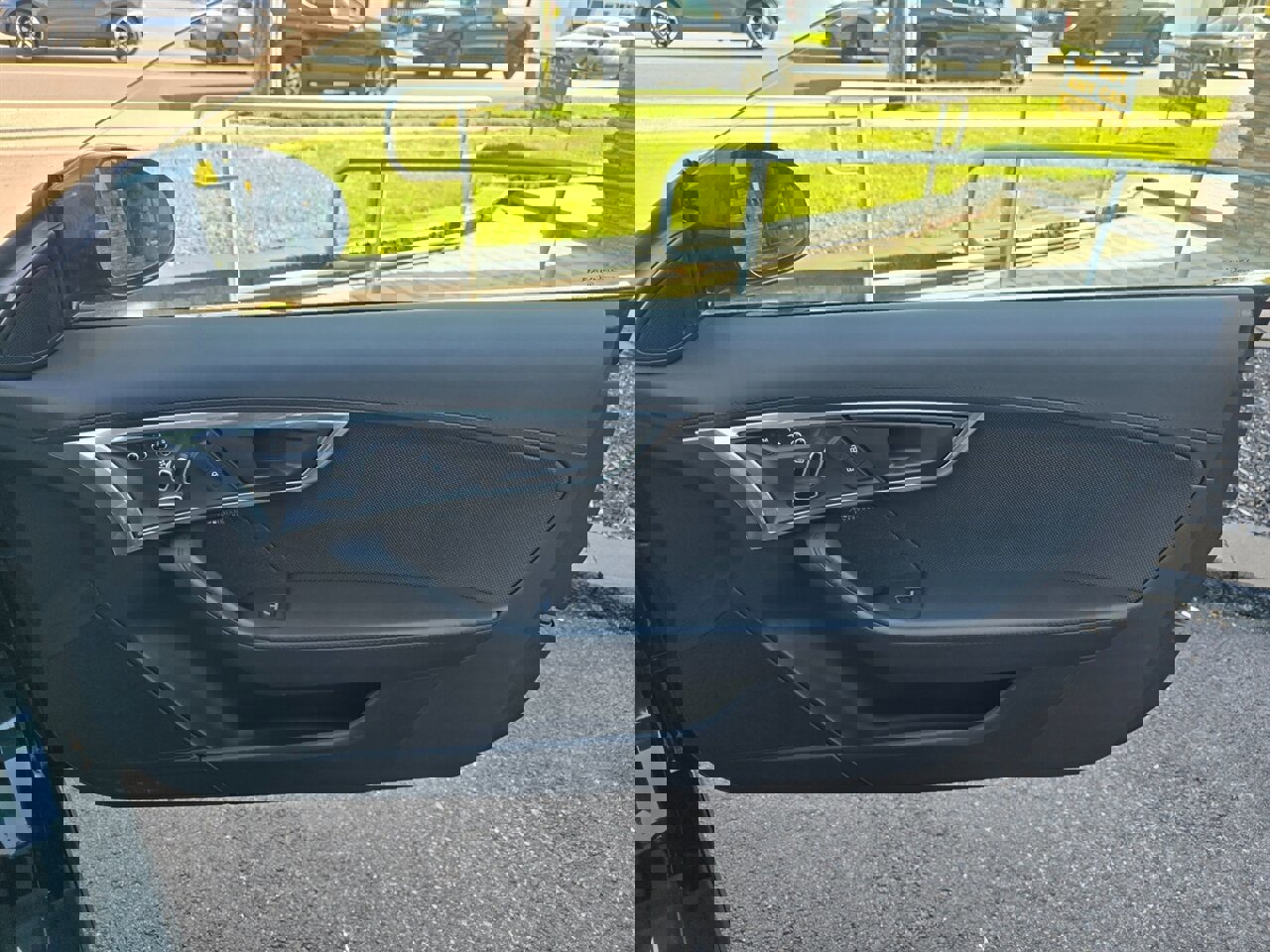 Used 2021 Jaguar F-TYPE R image 24