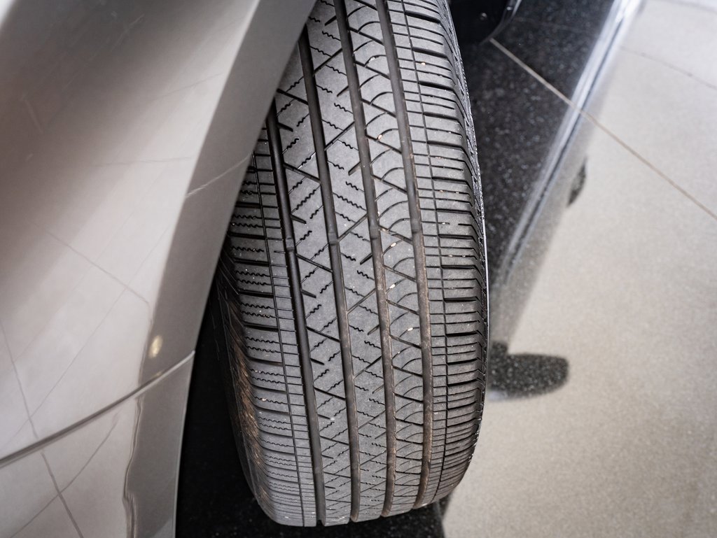 Certified 2025 Acura RDX w/ Technology Package image 40