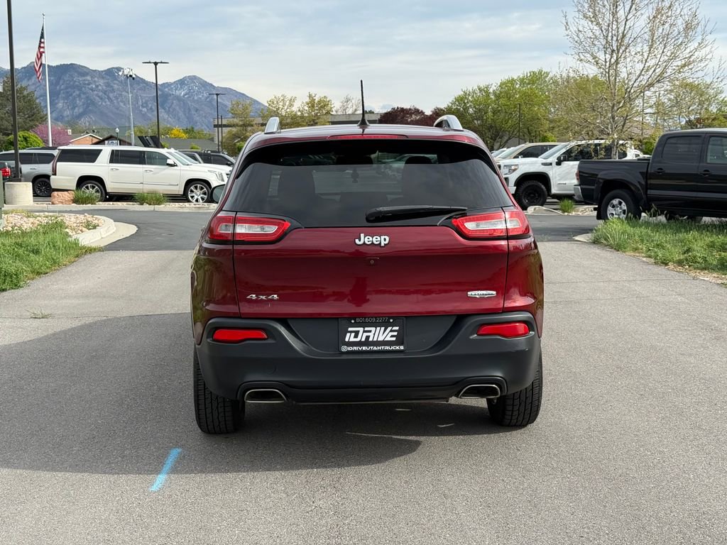 Used 2018 Jeep Cherokee Latitude AWD/4WD image 11