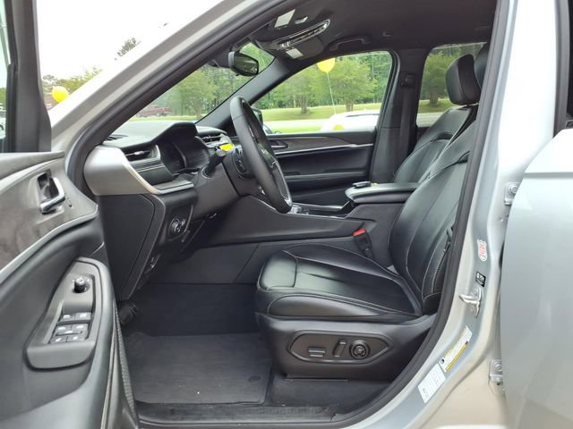 Used 2024 Jeep Grand Cherokee Limited RWD image 14