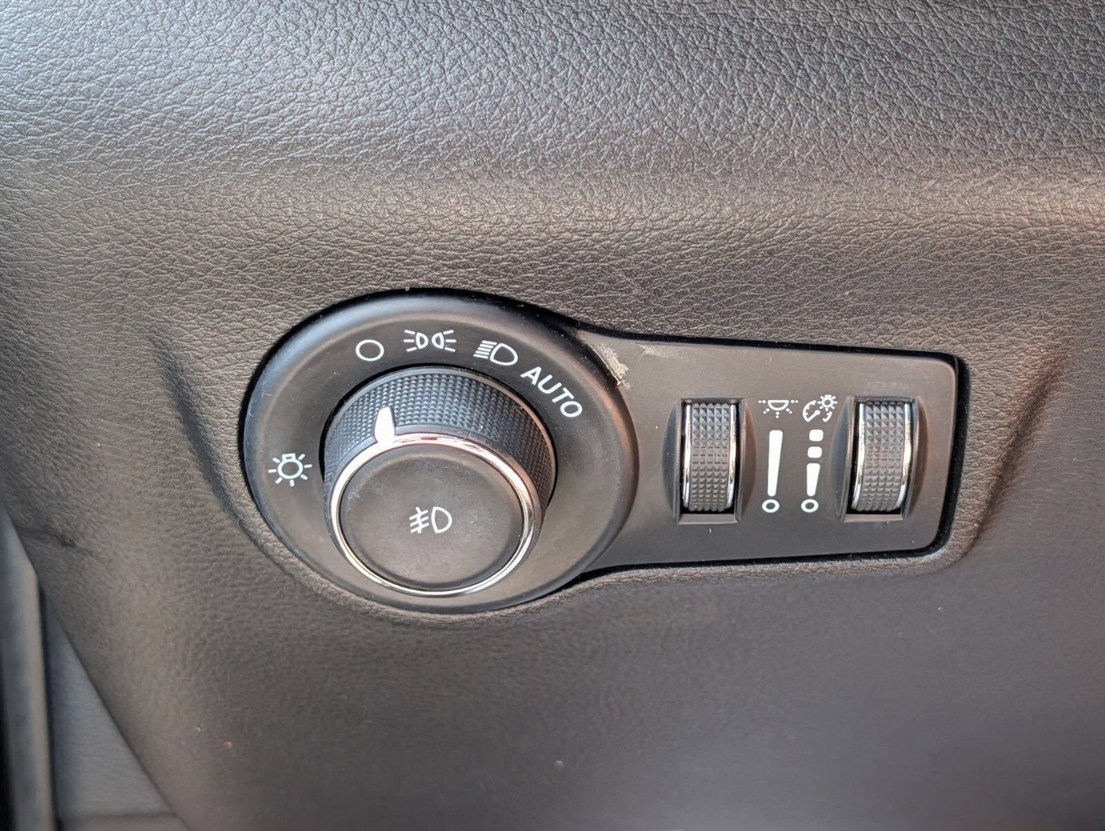 Used 2022 Jeep Compass Limited AWD/4WD image 11