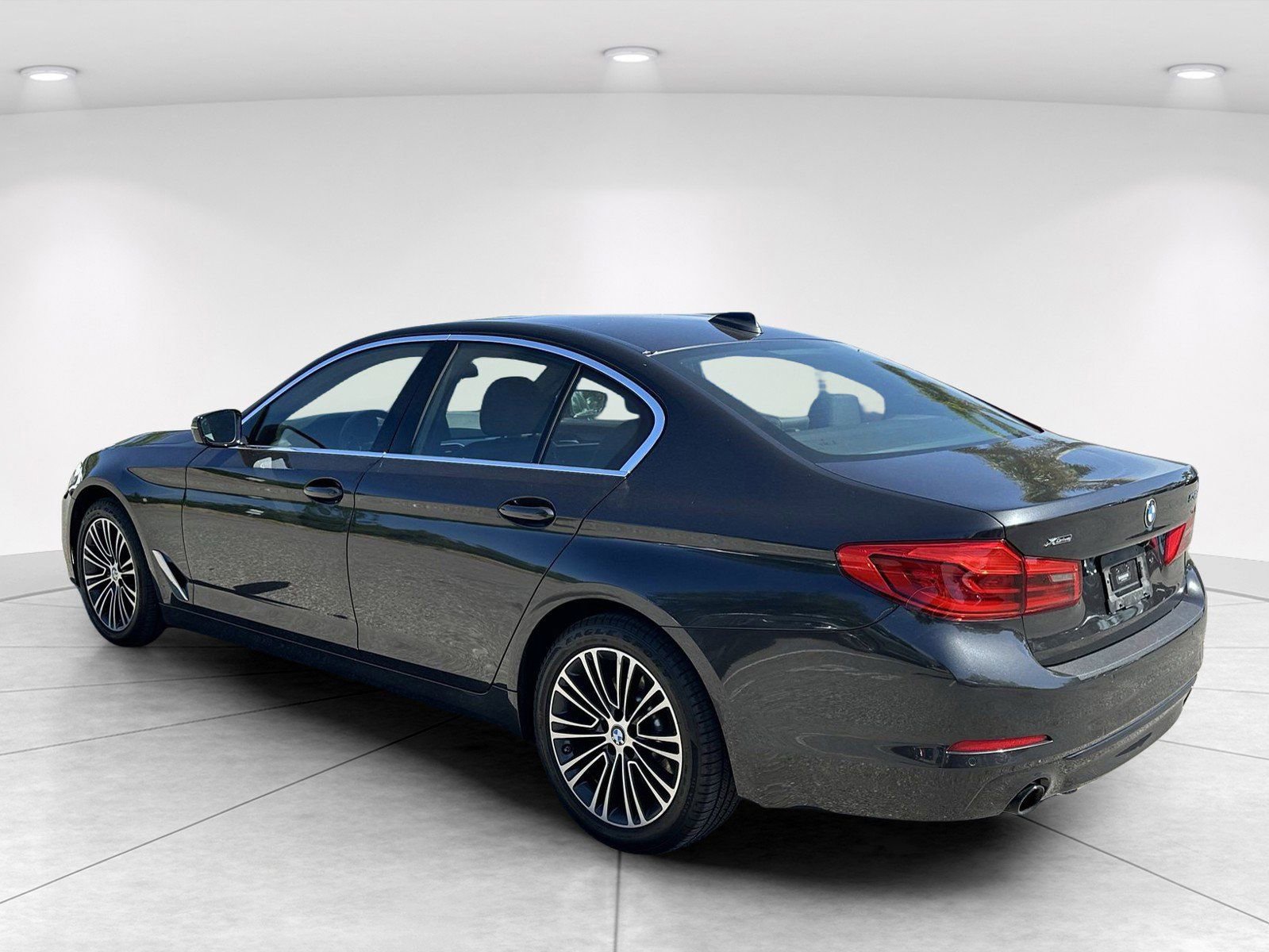 Used 2020 BMW 530i xDrive w/ Premium Package AWD/4WD image 6