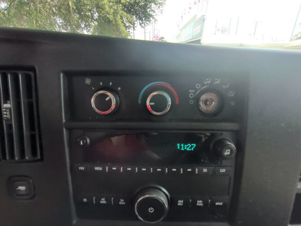 Used 2018 Chevrolet Express 2500 w/ Driver Convenience Package RWD image 18