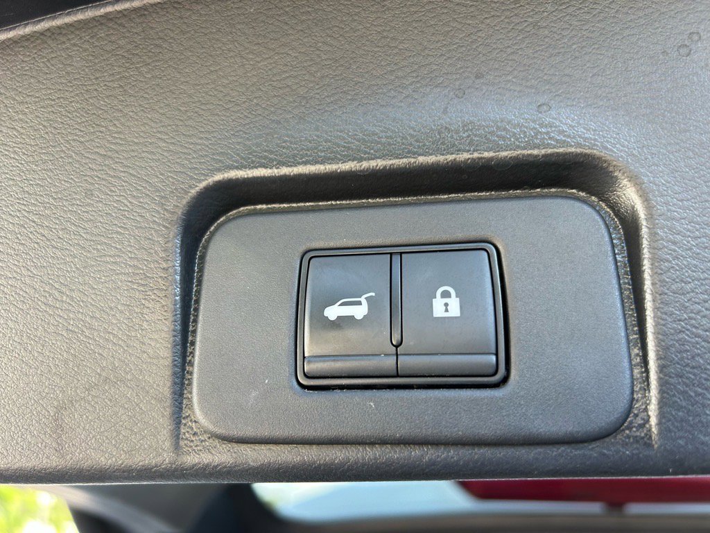 Used 2023 Nissan Rogue SL image 8