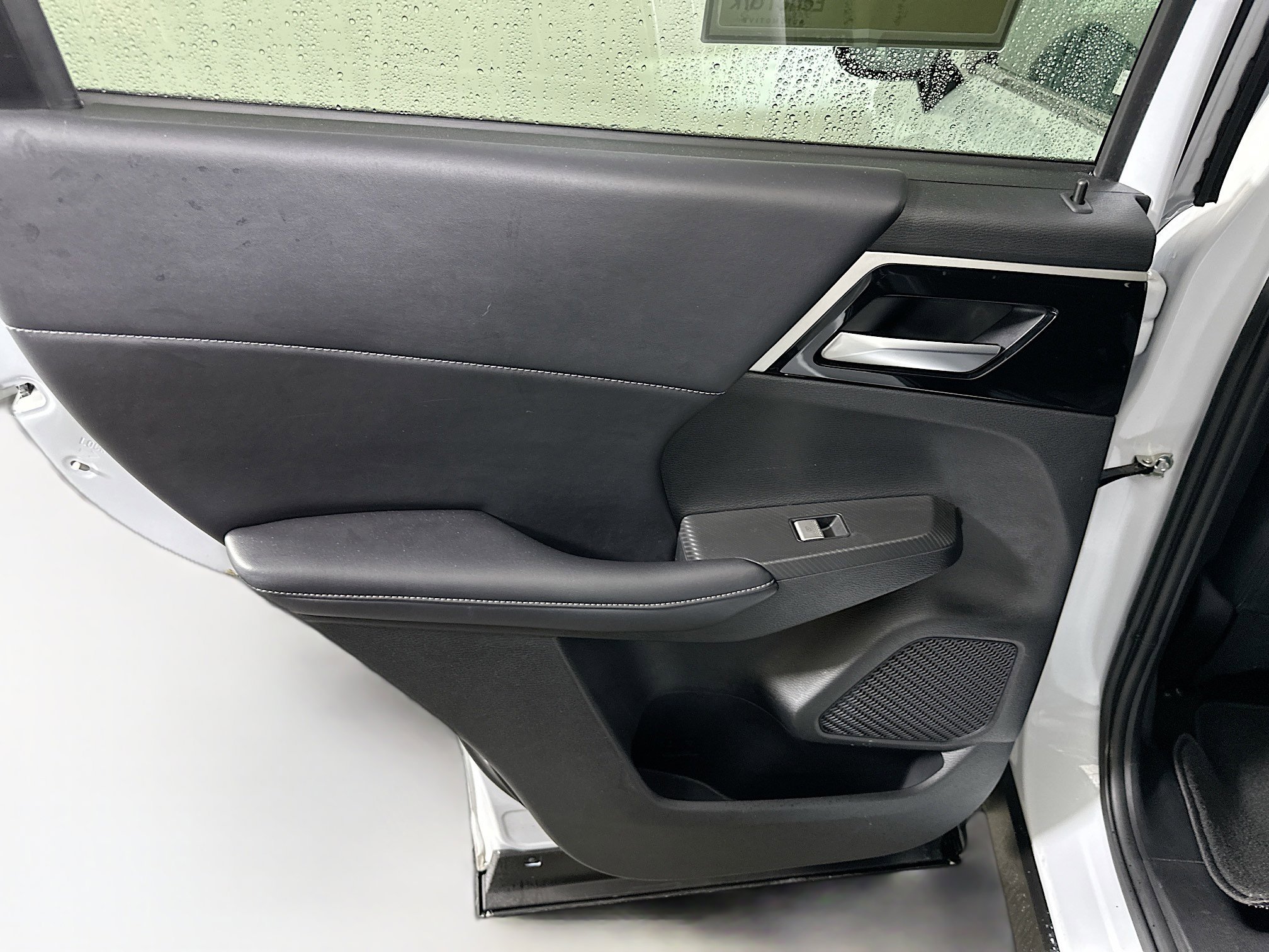 Used 2024 Mitsubishi Outlander SE image 26