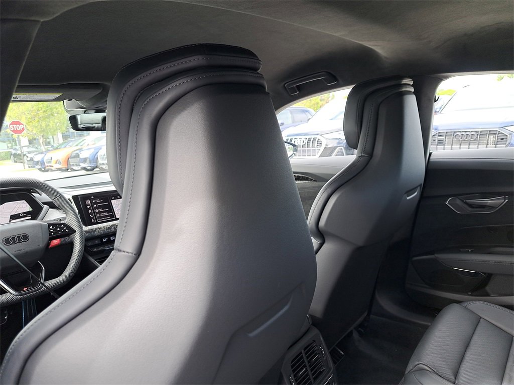 New 2026 Audi RS e-tron GT Base image 25