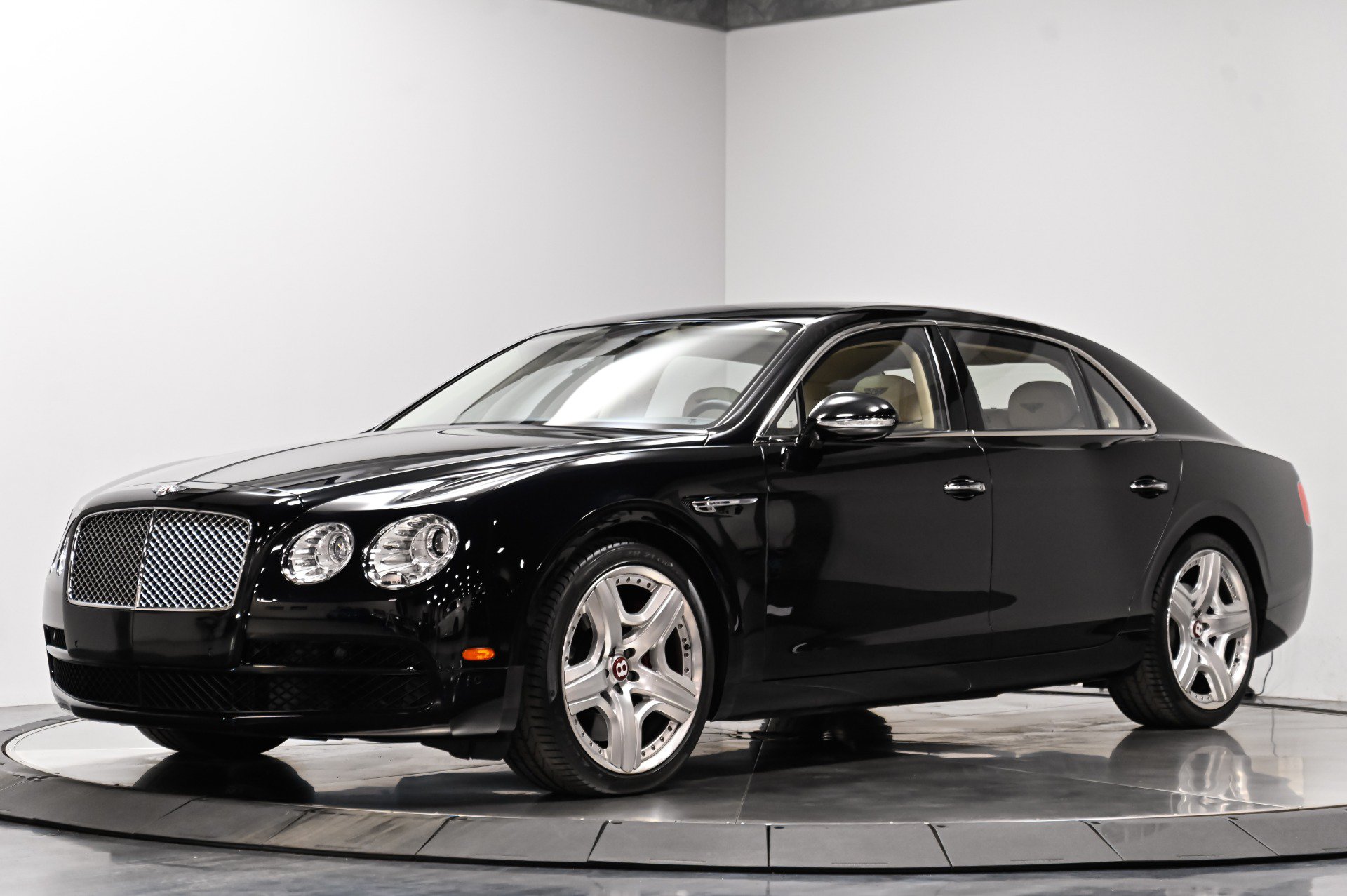 Used 2015 Bentley Flying Spur V8 AWD/4WD image 2