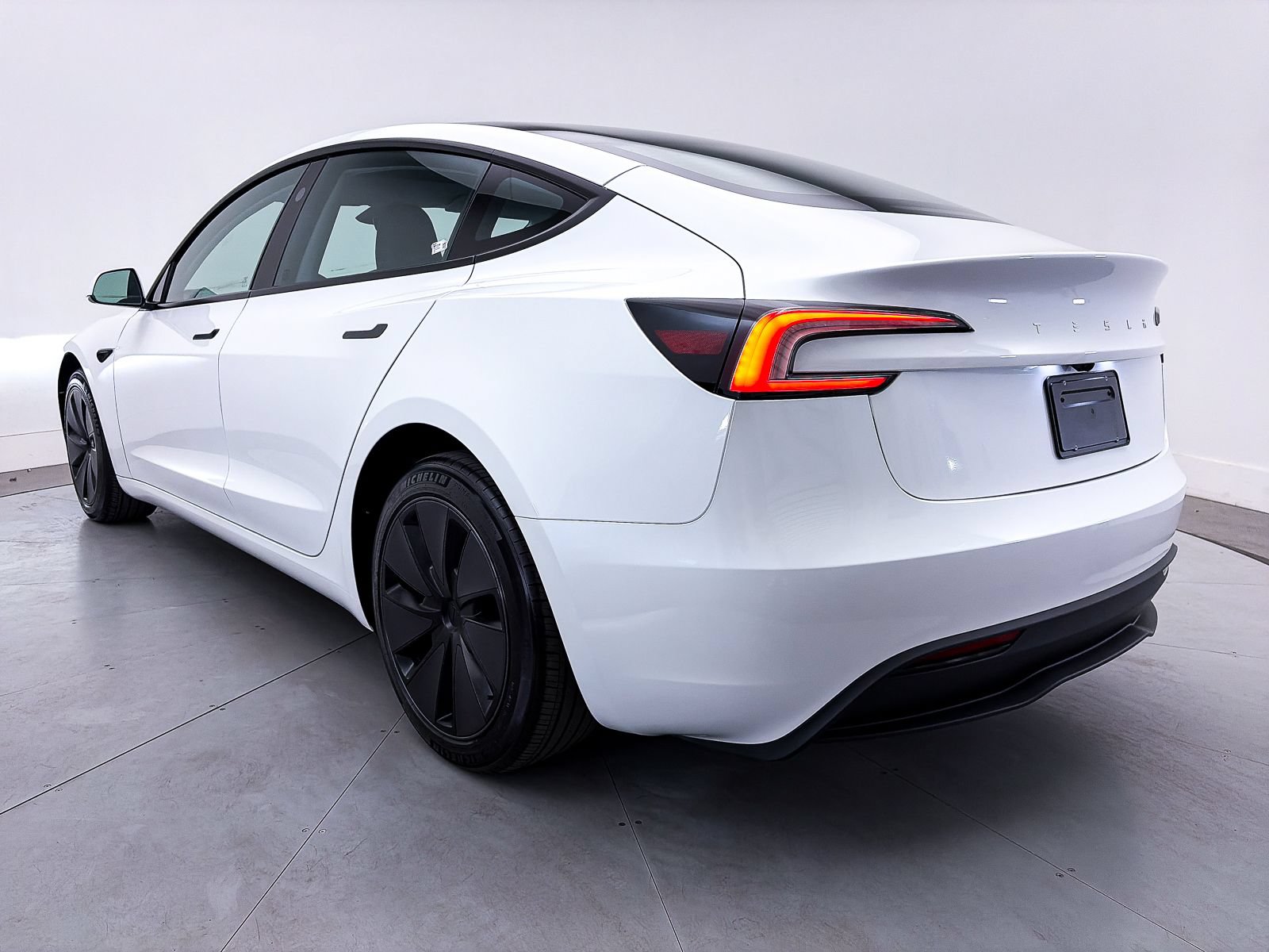 Used 2024 Tesla Model 3 Standard Range RWD image 14