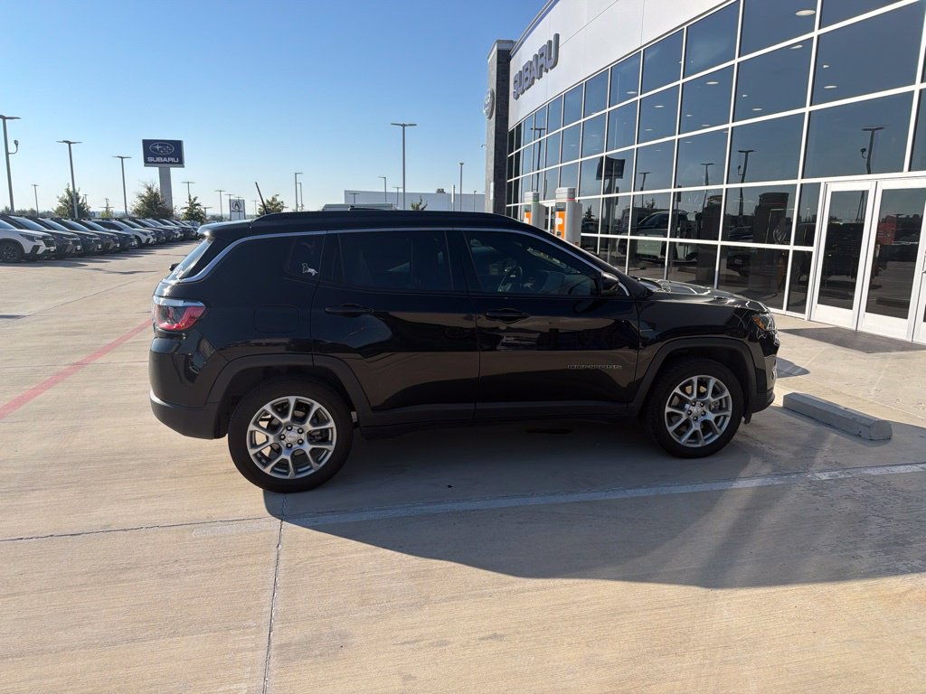 Used 2024 Jeep Compass Latitude AWD/4WD image 4