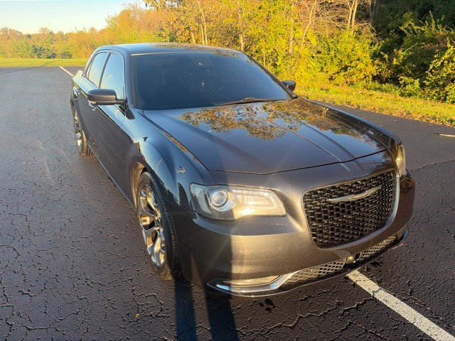 Used 2016 Chrysler 300 S w/ Luxury Group RWD image 7
