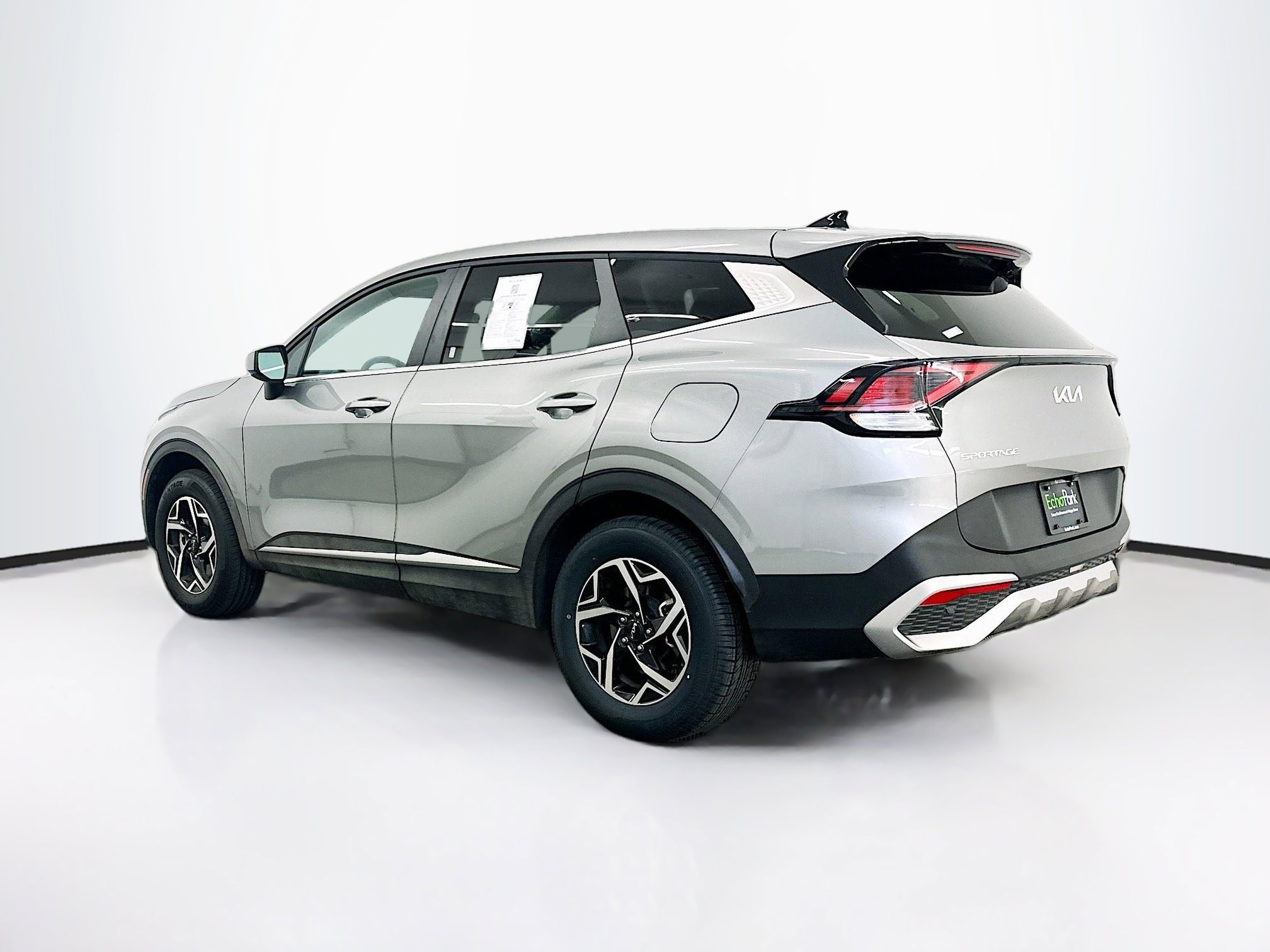 Used 2025 Kia Sportage LX image 5