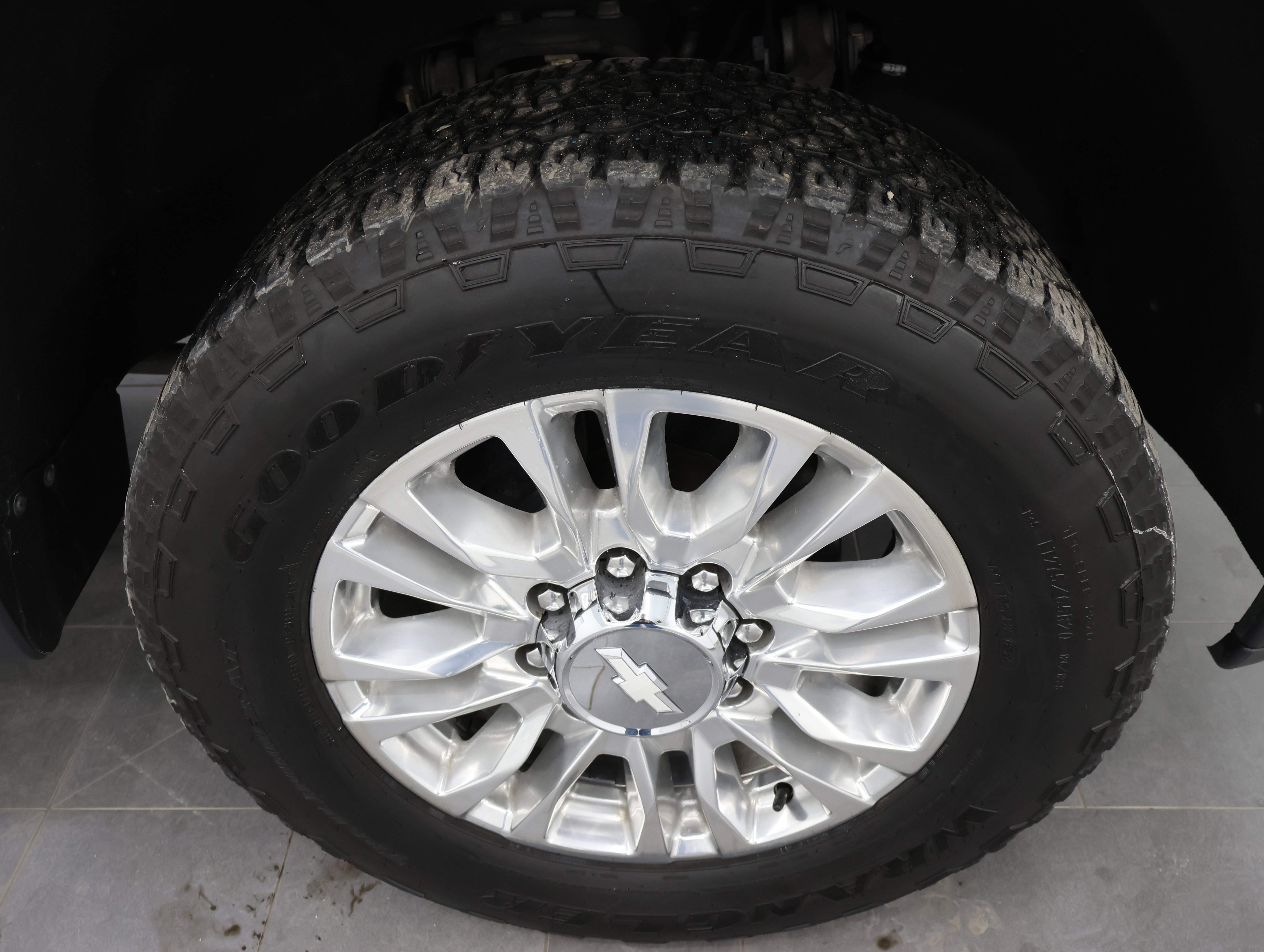 Used 2021 Chevrolet Silverado 2500 High Country w/ Z71 Off-Road Package image 3