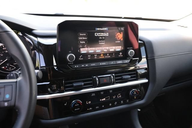 Certified 2025 Nissan Pathfinder SV w/ SV Premium Package FWD image 18