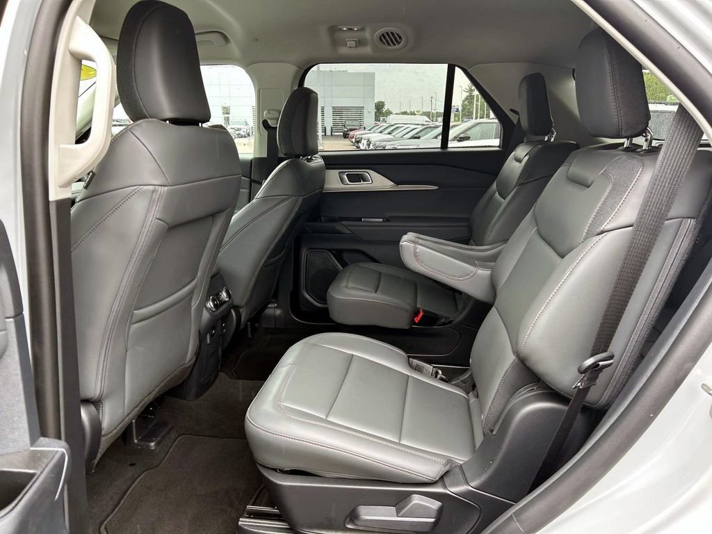 Used 2026 Ford Explorer Active w/ Active Comfort Package AWD/4WD image 15