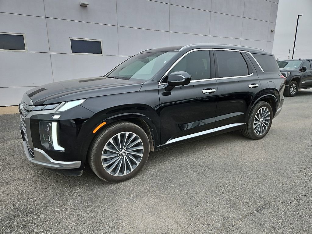 Used 2025 Hyundai Palisade Calligraphy image 2