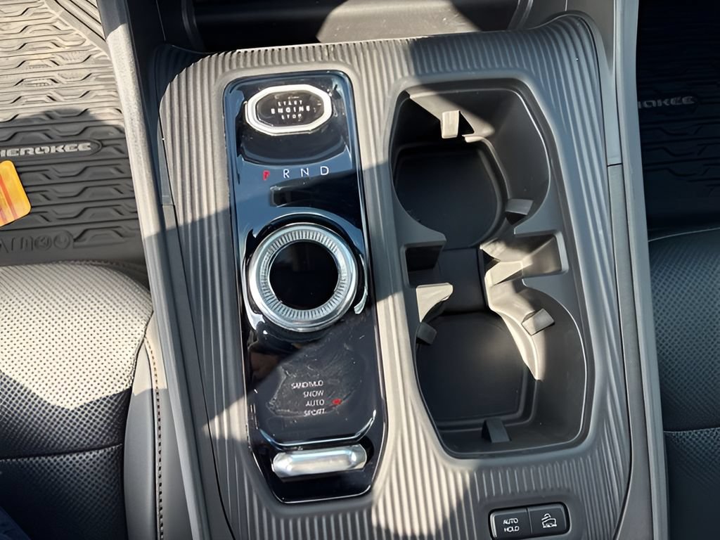 New 2026 Jeep Cherokee Limited AWD/4WD image 28