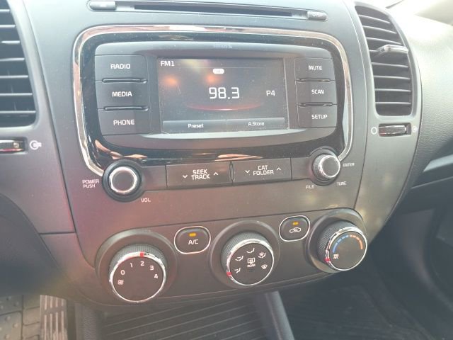 Used 2017 Kia Forte LX w/ LX Popular Package image 5