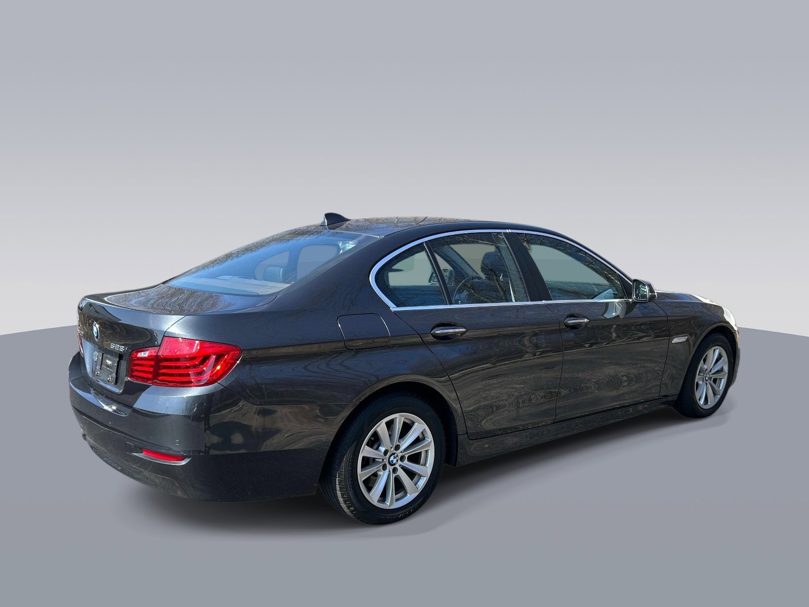 Used 2016 BMW 528i xDrive Sedan AWD/4WD image 3