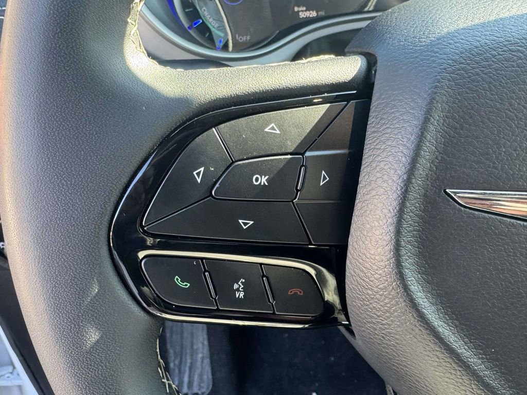 Used 2024 Chrysler Pacifica Limited FWD image 19