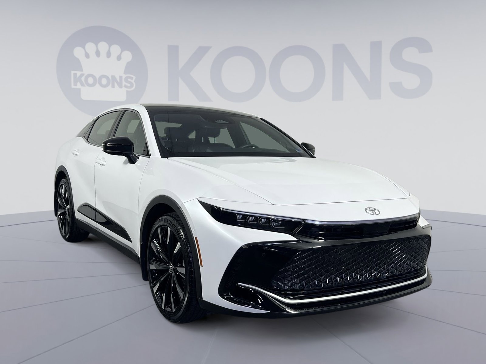 Used 2026 Toyota Crown Platinum image 2