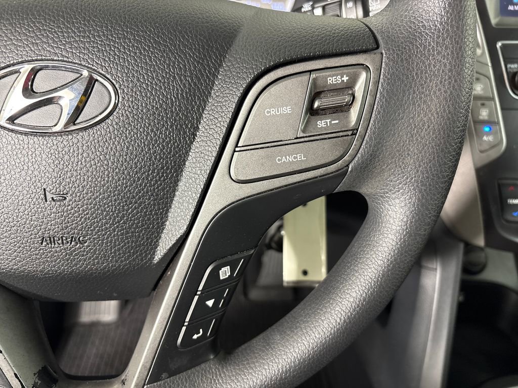 Used 2017 Hyundai Santa Fe SE w/ Cargo Package FWD image 19