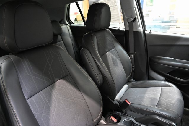 Used 2022 Chevrolet Trax LT w/ Driver Confidence Package image 8