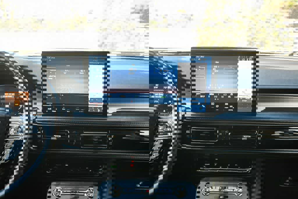 Used 2021 Lincoln Nautilus FWD w/ Equipment Group 101A image 10