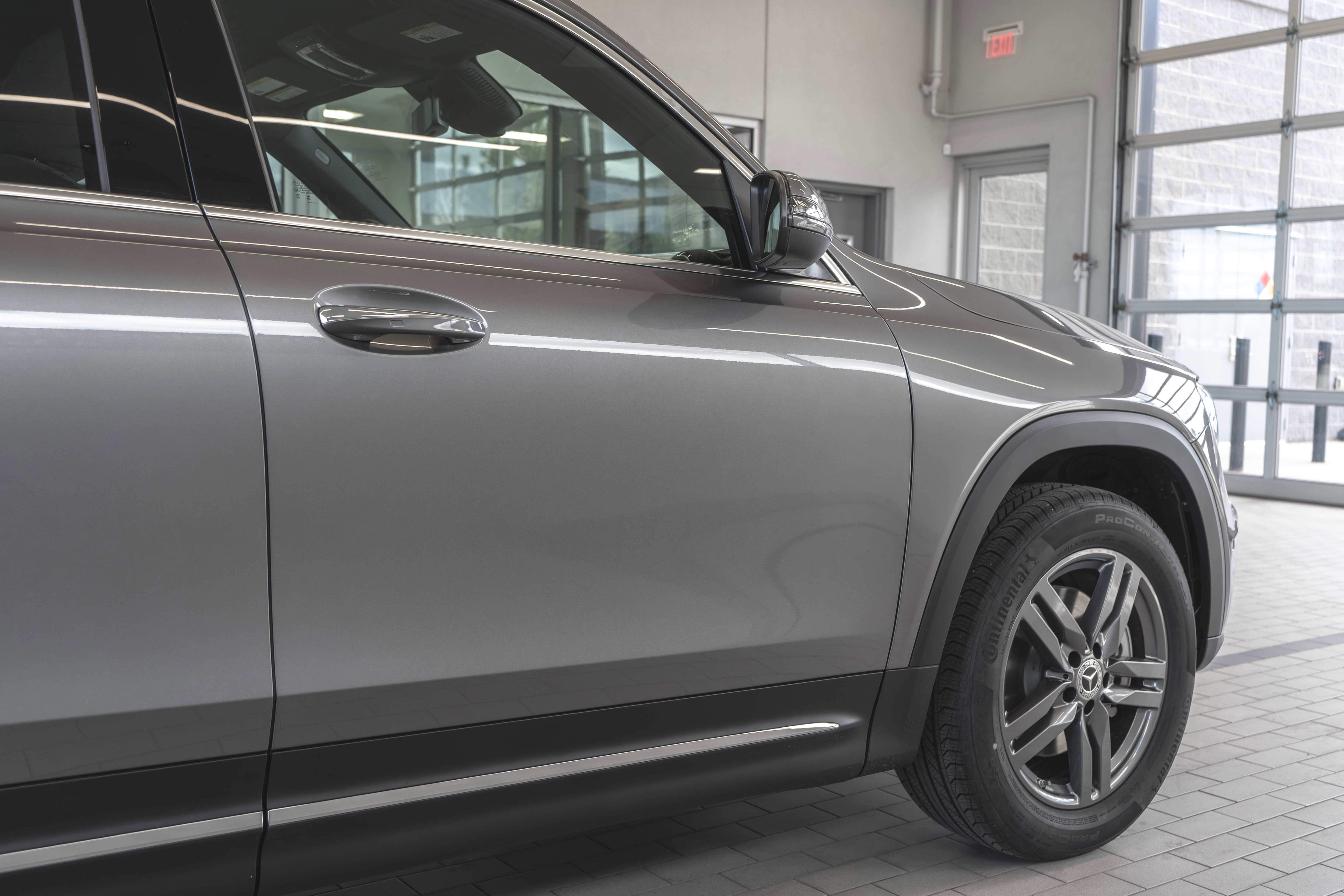 Used 2025 Mercedes-Benz GLB 250 4MATIC image 32