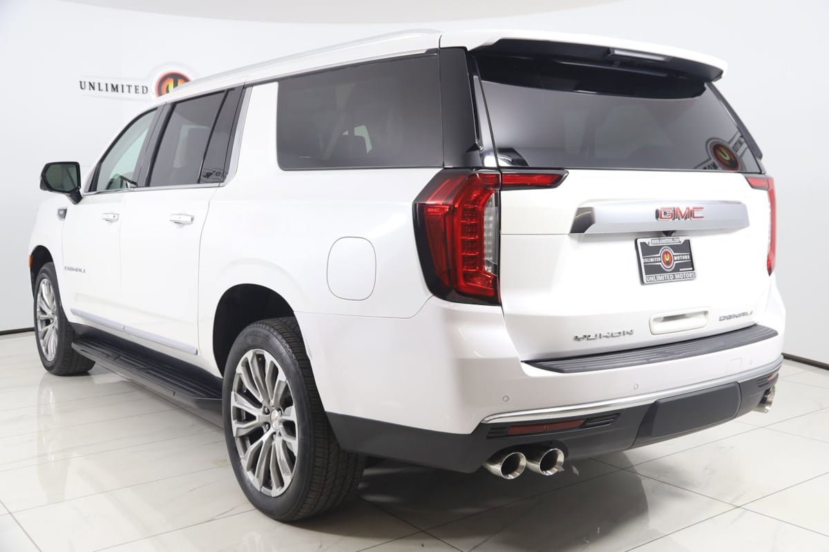 Used 2021 GMC Yukon XL Denali w/ LPO, Illumination Package AWD/4WD image 4