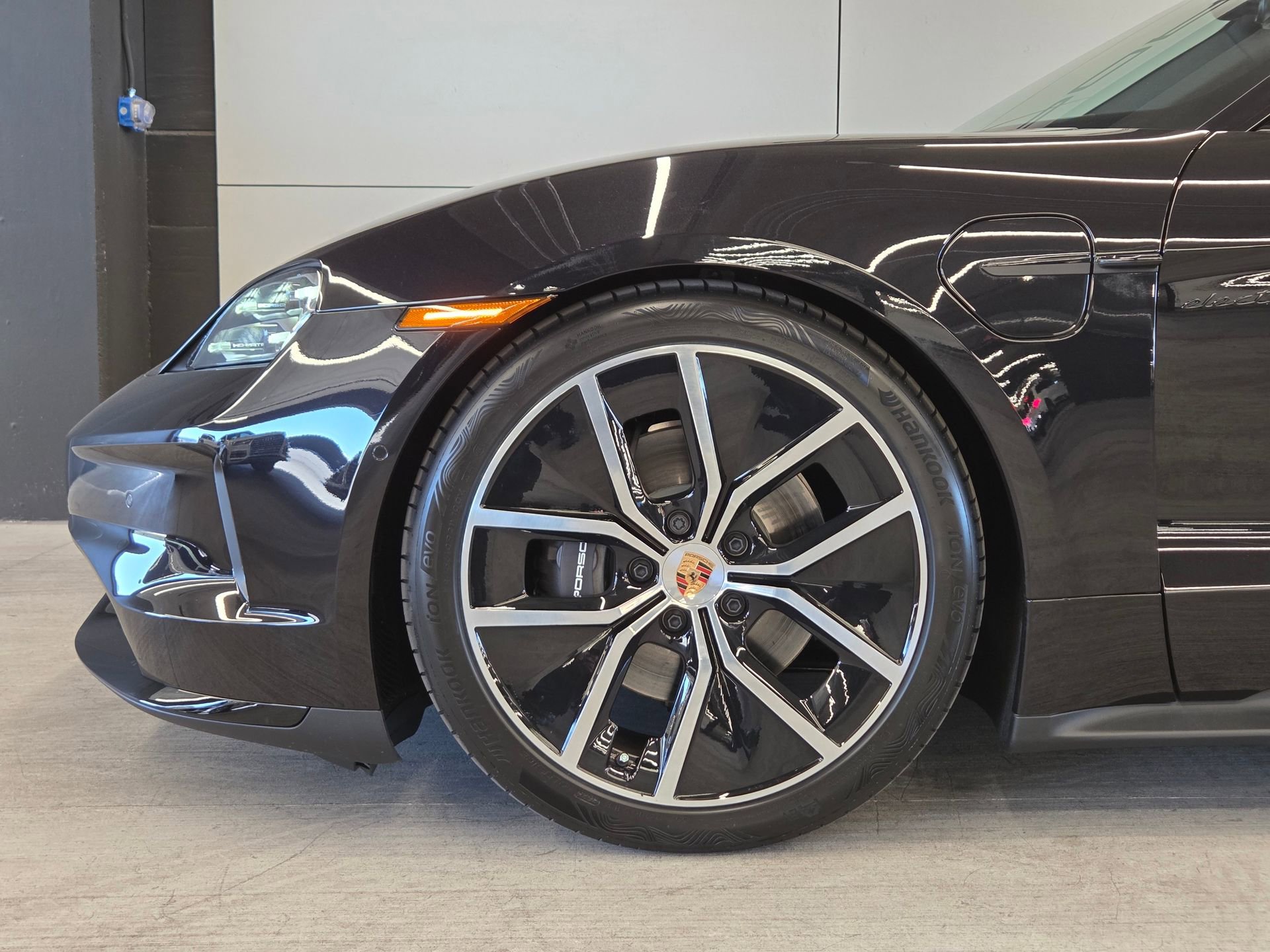 New 2026 Porsche Taycan image 9