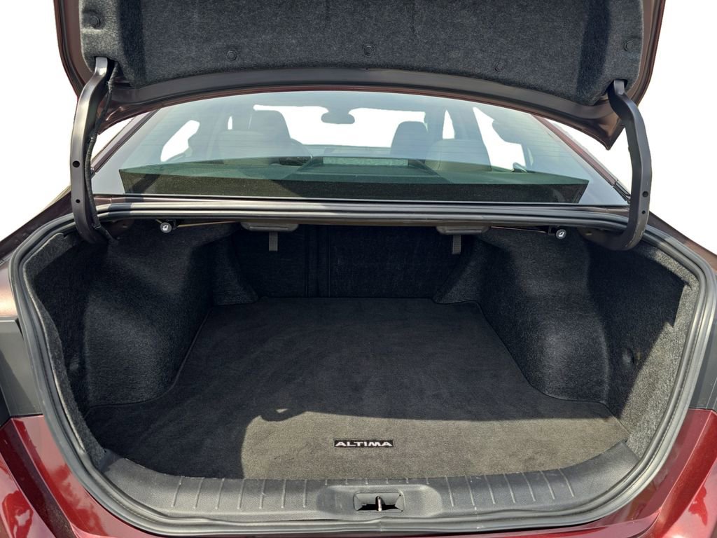 Used 2024 Nissan Altima 2.5 SV FWD image 19